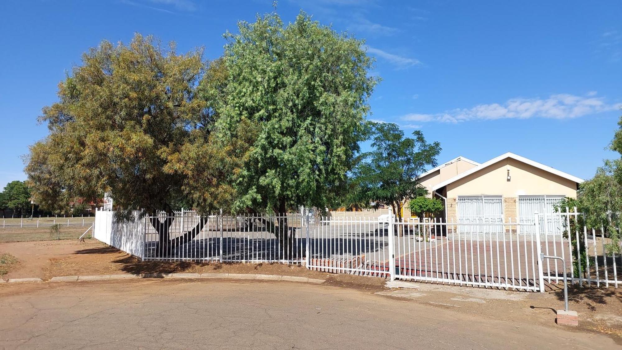 New Lodge Bloemfontein Exterior photo